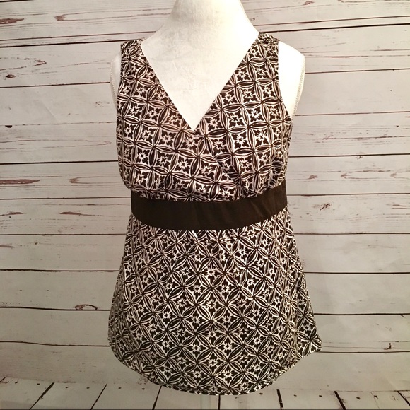 Ann Taylor LOFT Sleeveless V-Neck Top - Picture 3 of 8